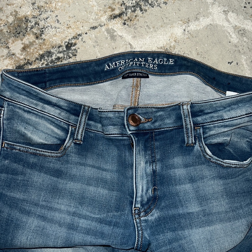 🔥🍂AE RIPPED JEANS - Picture 2 of 4